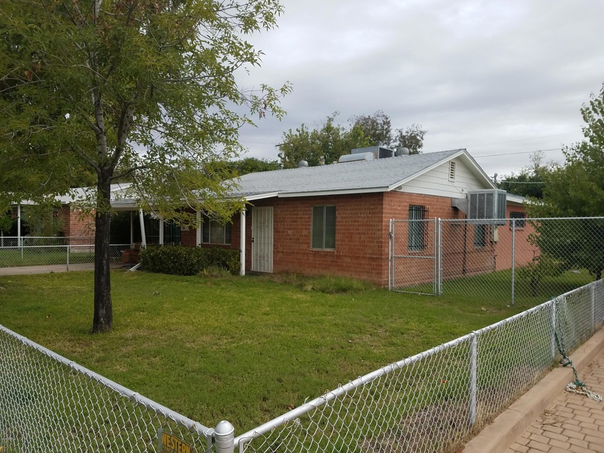 2041 N 29th Place, Phoenix, AZ 85008 - photo 1