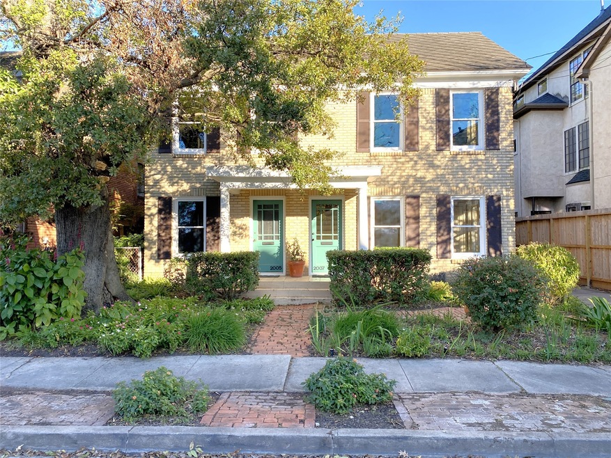 2005 Hazard St, Houston, TX 77019 - photo 1