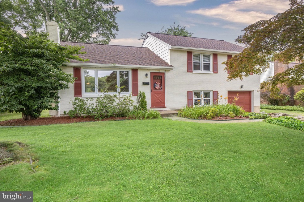 1202 Winstead Rd, Wilmington, DE 19803 - photo 1