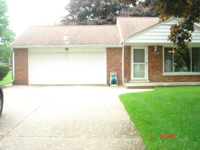 1465 Williamsburg Rd, Flint, MI 48507 - photo 1