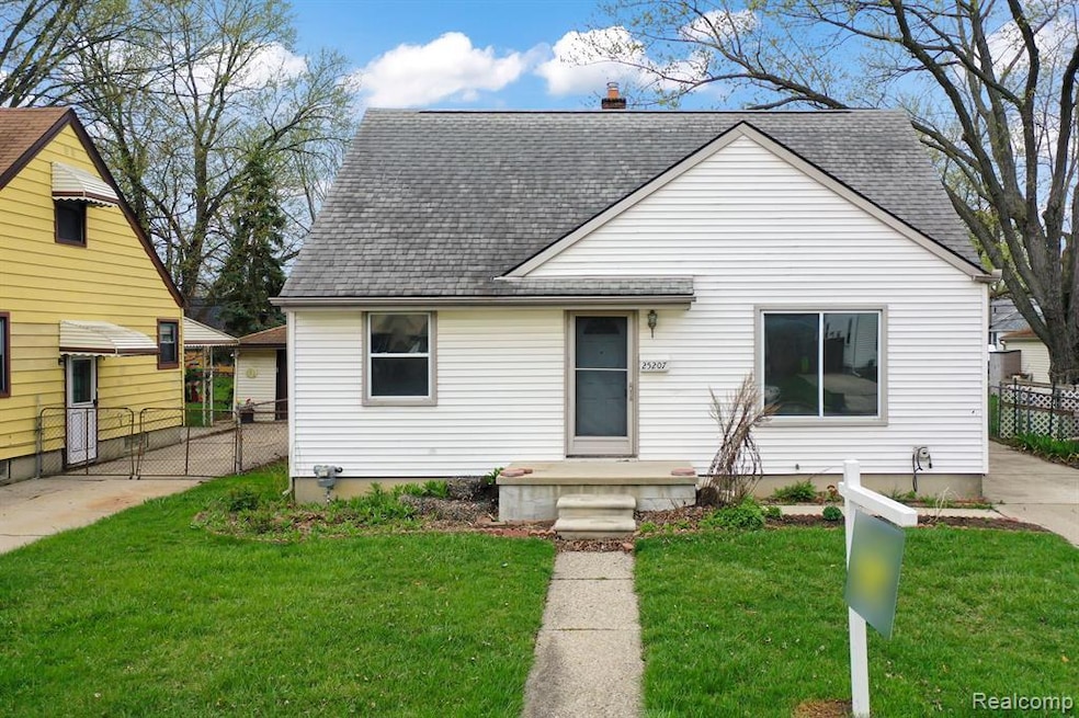 25207 Cole St, Roseville, MI 48066 - photo 1