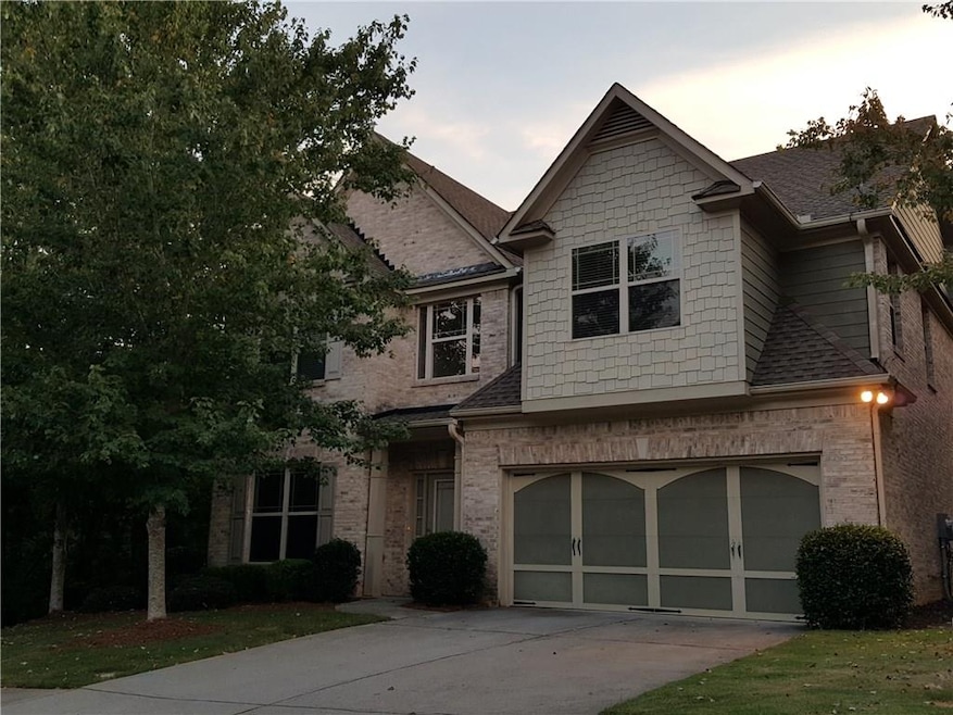 563 Suwanee Oaks Dr, Suwanee, GA 30024 - photo 1