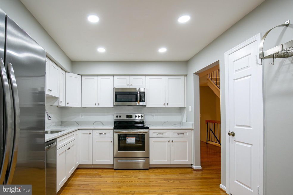 12270 Wye Oak Commons Cir unit 115, Burke, VA 22015 - photo 1