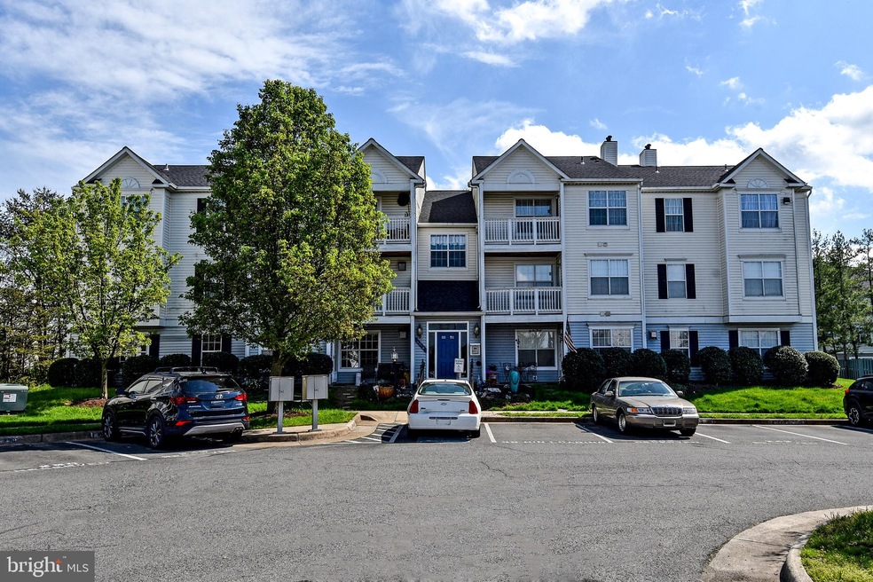 8058 Lisle Dr unit 103, Manassas, VA 20109 - photo 1