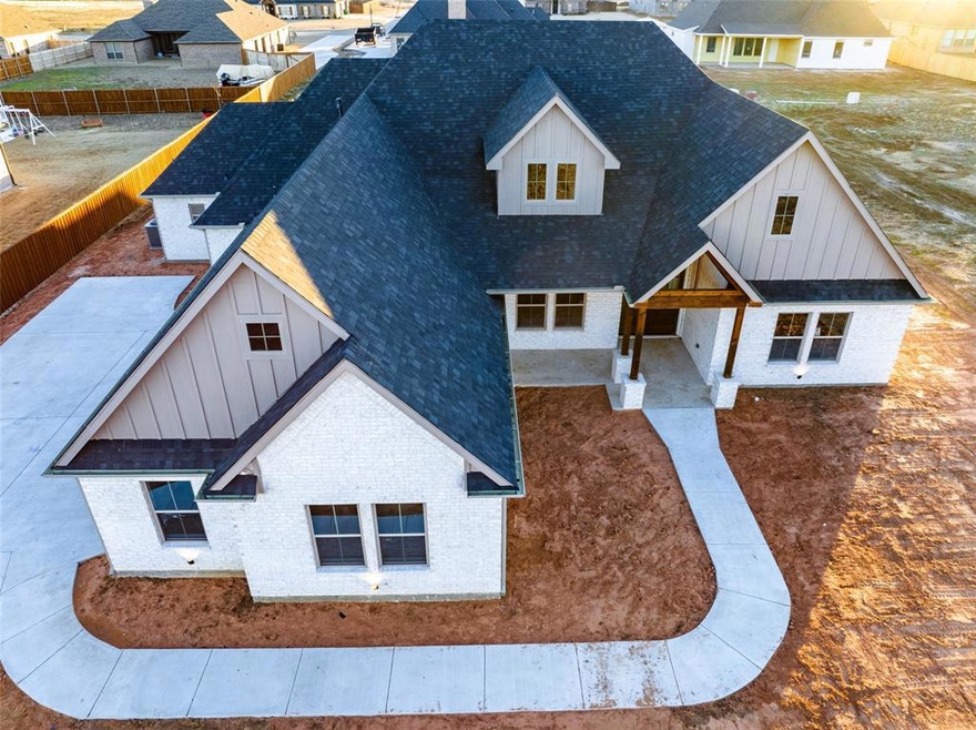 113 Chisolm Trail, Pottsboro, TX 75076 - photo 1