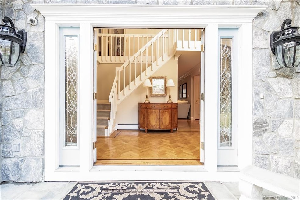 101 Cranbury Dr, Trumbull, CT 06611 - photo 1