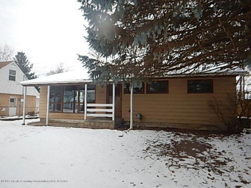 2706 Fairfax Rd, Lansing, MI 48910 - photo 1