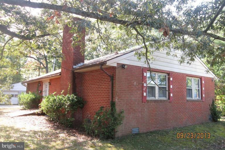 10421 Billingsley Rd, White Plains, MD 20695 - photo 1