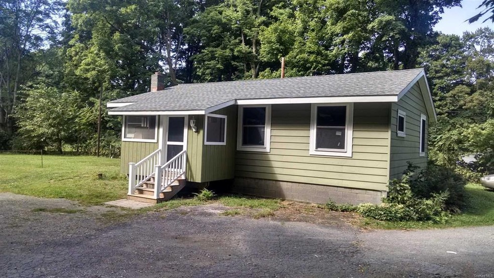 60 W Market St unit 1, Red Hook, NY 12571 - photo 1