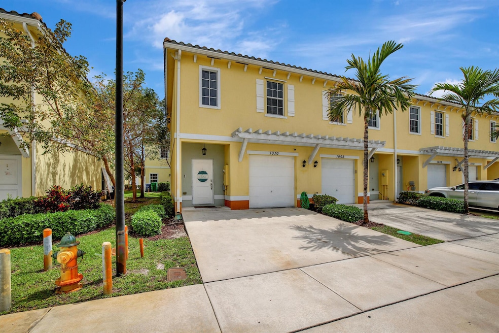 Sold $400,000 • Co-Listing Agent