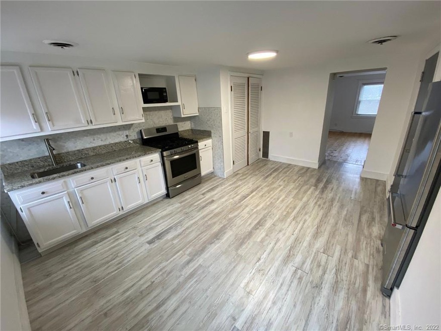 42 Warren St unit 4, New Haven, CT 06511 - photo 1