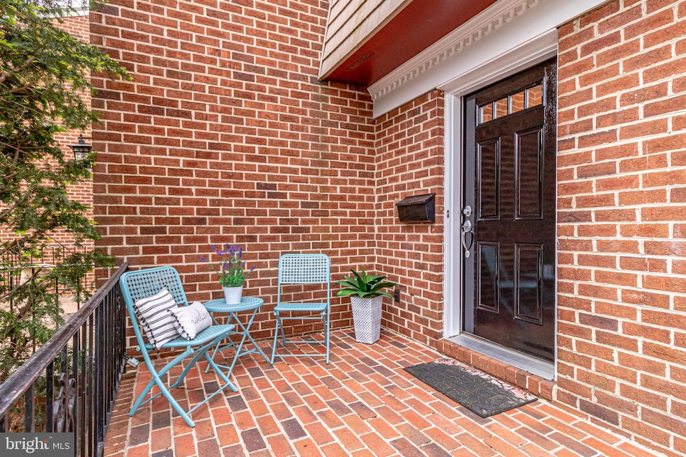 2932 Nob Hill Ct, Alexandria, VA 22314 - photo 1