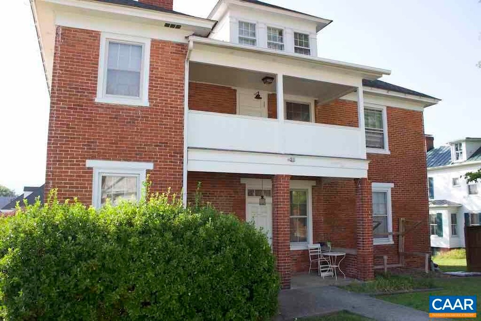 325 Chestnut Ave unit A, Waynesboro, VA 22980 - photo 1