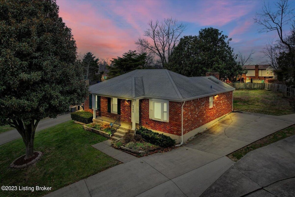 6800 Bainbridge Ct, Louisville, KY 40228 - photo 1
