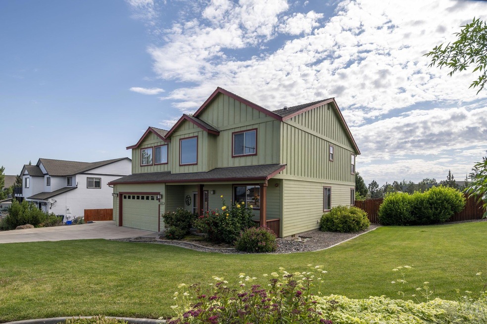 2442 SW 39th St, Redmond, OR 97756 - photo 1