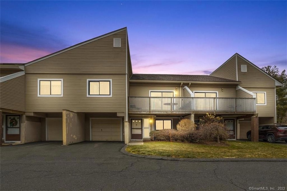 574 Mountain Rd unit G, West Hartford, CT 06117 - photo 1