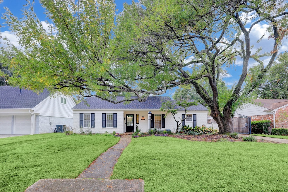 13811 Myrtlea Dr, Houston, TX 77079 - photo 1