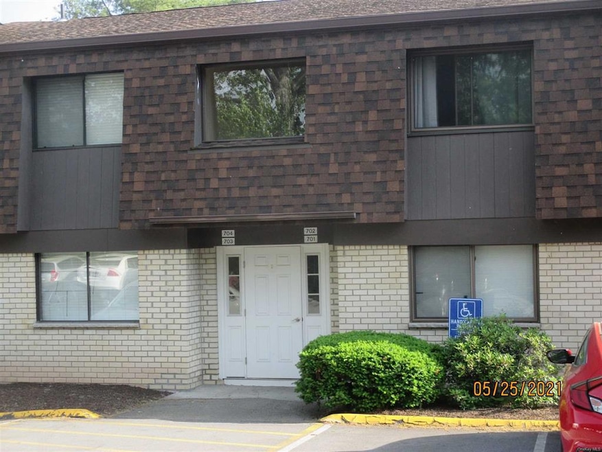 704 Cherry Hill Dr, Poughkeepsie, NY 12603 - photo 1