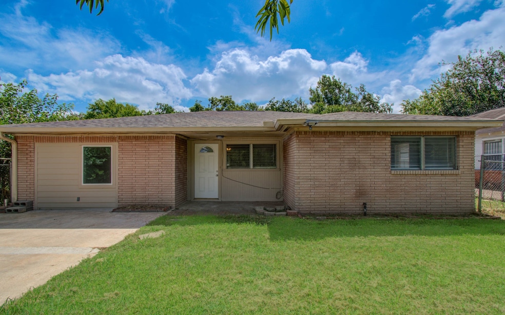 3620 Easy St, Houston, TX 77026 - photo 1