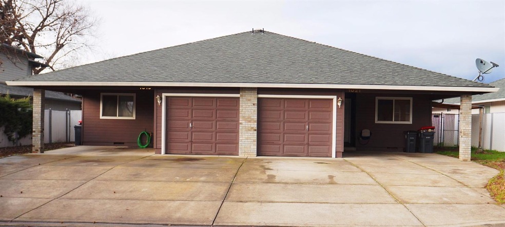 1019 Hopkins Rd, Central Point, OR 97502 - photo 1