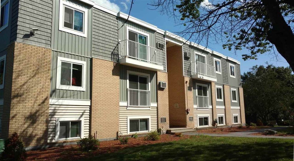 30 Mercury Dr unit 30, Londonderry, NH 03053 - photo 1