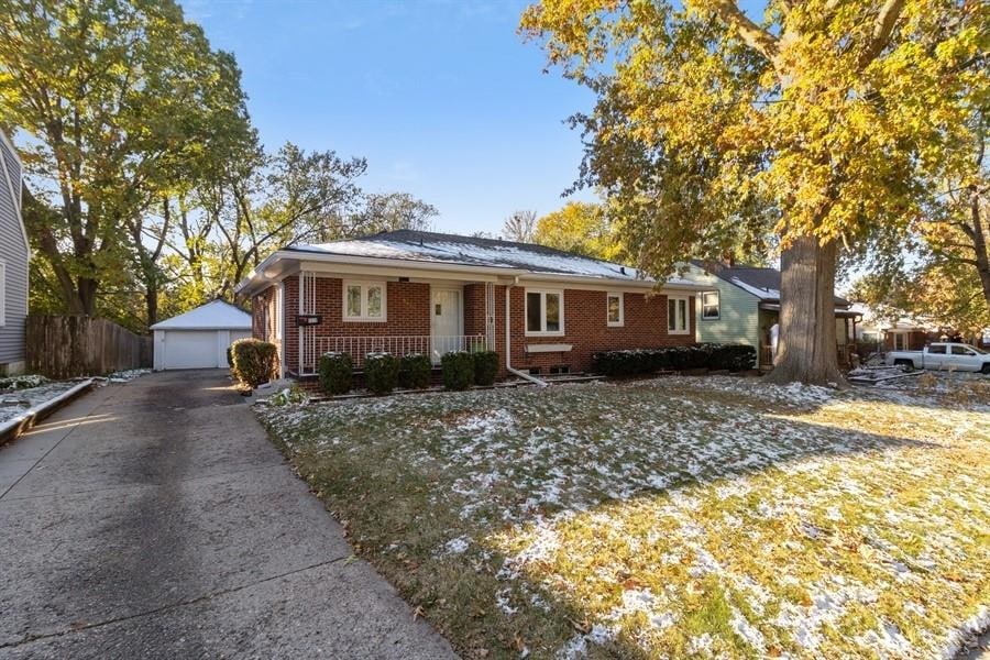 5820 Forest Ave, Des Moines, IA 50311 - photo 1