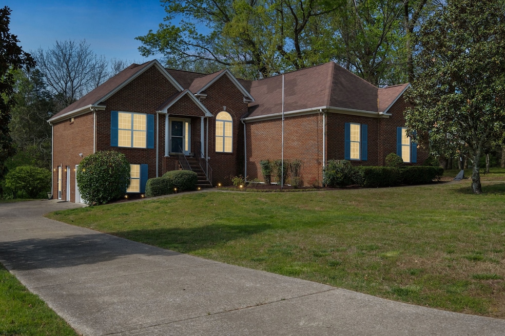 904 Everyman Ct, Columbia, TN 38401 - photo 1