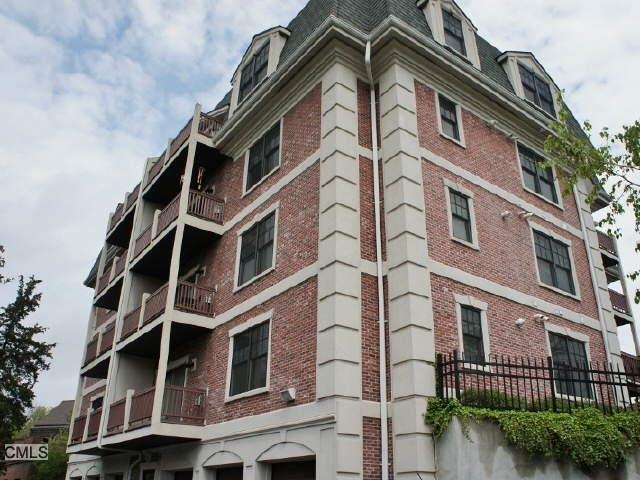 21 Surrey Dr unit 3, Norwalk, CT 06851 - photo 1