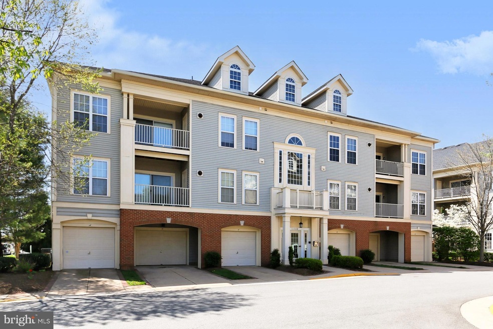 11338 Westbrook Mill Ln unit 204, Fairfax, VA 22030 - photo 1