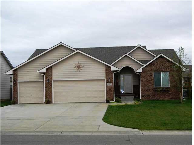 Gorgeous 5 Bedroom Home With Lake View!