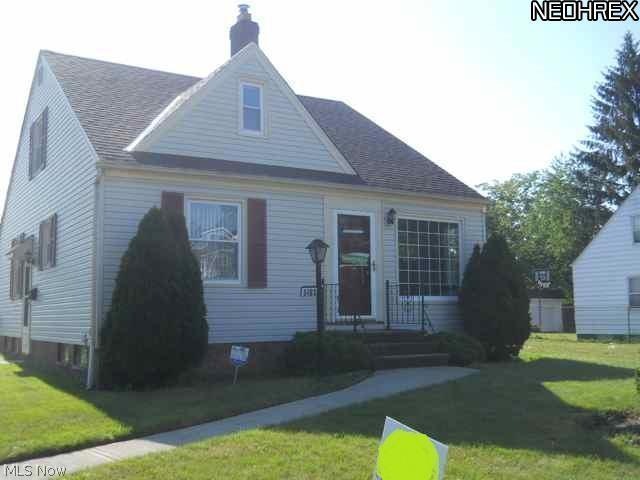 5103 Arch St, Maple Heights, OH 44137 - photo 1