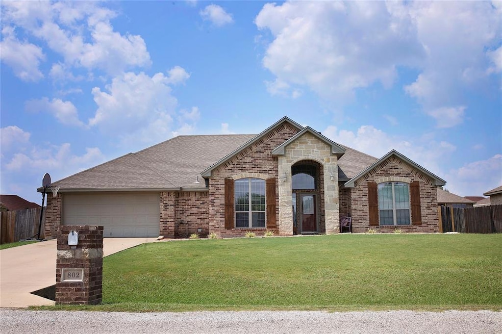 802 Wandering Ct, Granbury, TX 76049 - photo 1