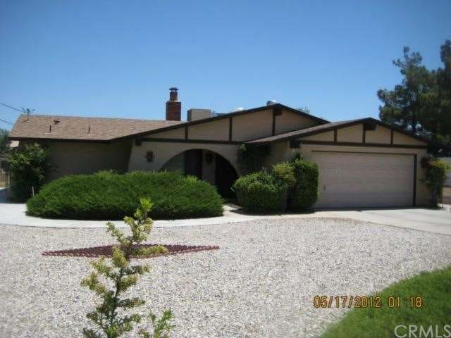 NICE LANDSCAPED & LOW MAINTENANCE.