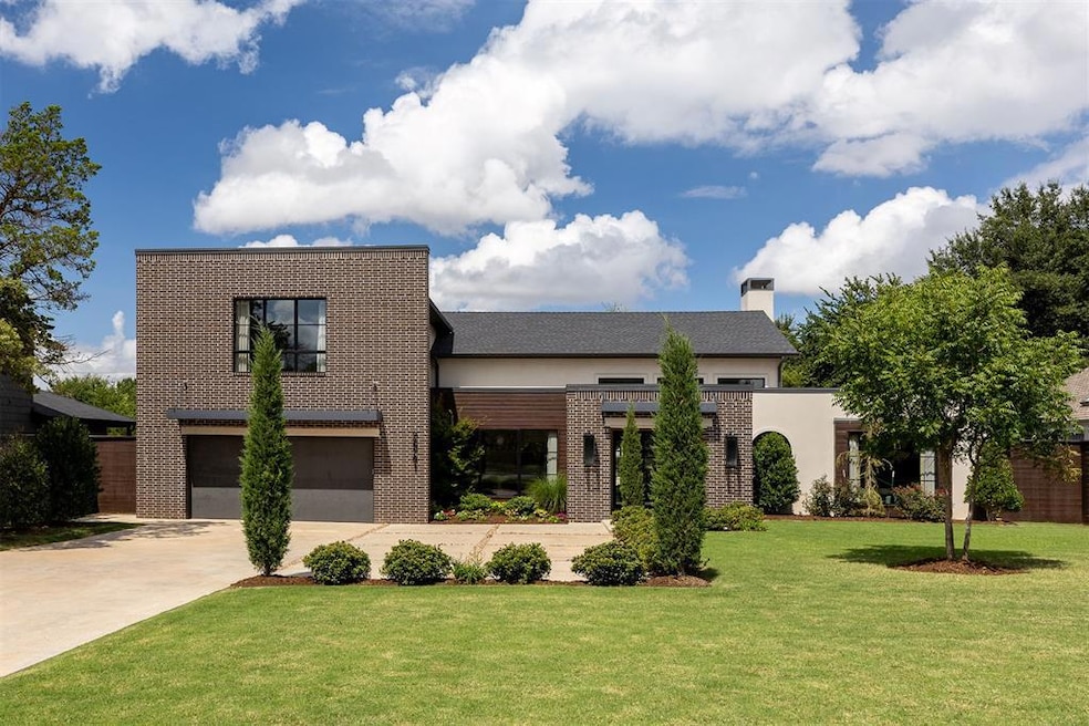 For Sale $2,400,000 • Co-Listing Agent