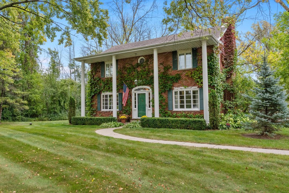 1125 W Heather Ln, Milwaukee, WI 53217 - photo 1