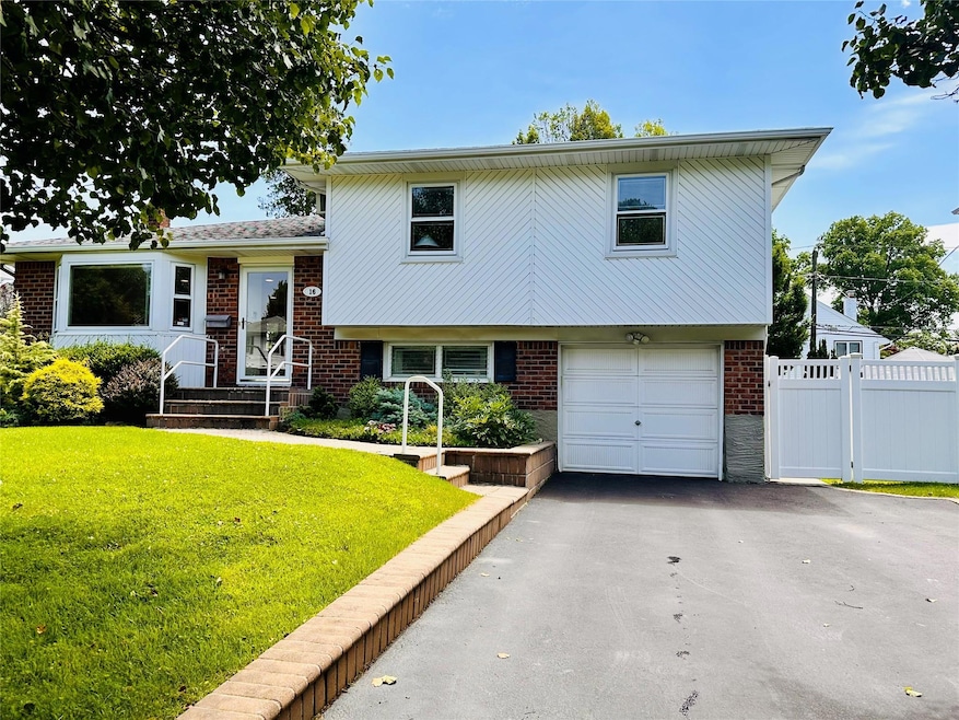 16 Warren Dr, Syosset, NY 11791 - photo 1