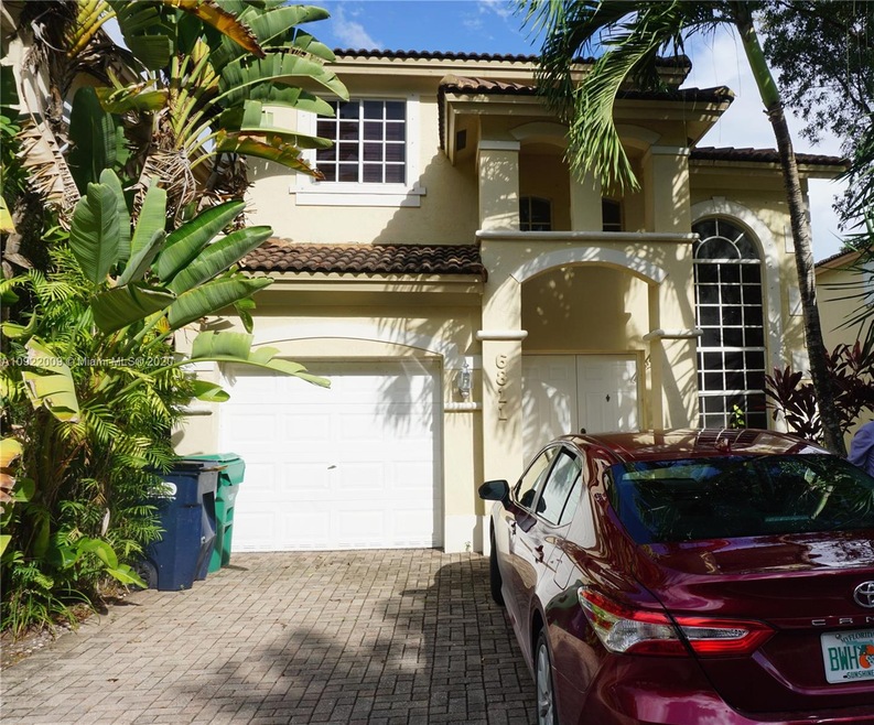 6811 NW 107th Ct, Doral, FL 33178 - photo 1