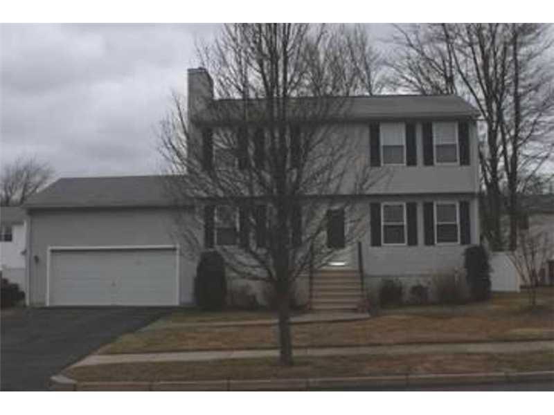 105 Laura Cir, Cranston, RI 02920 - photo 1