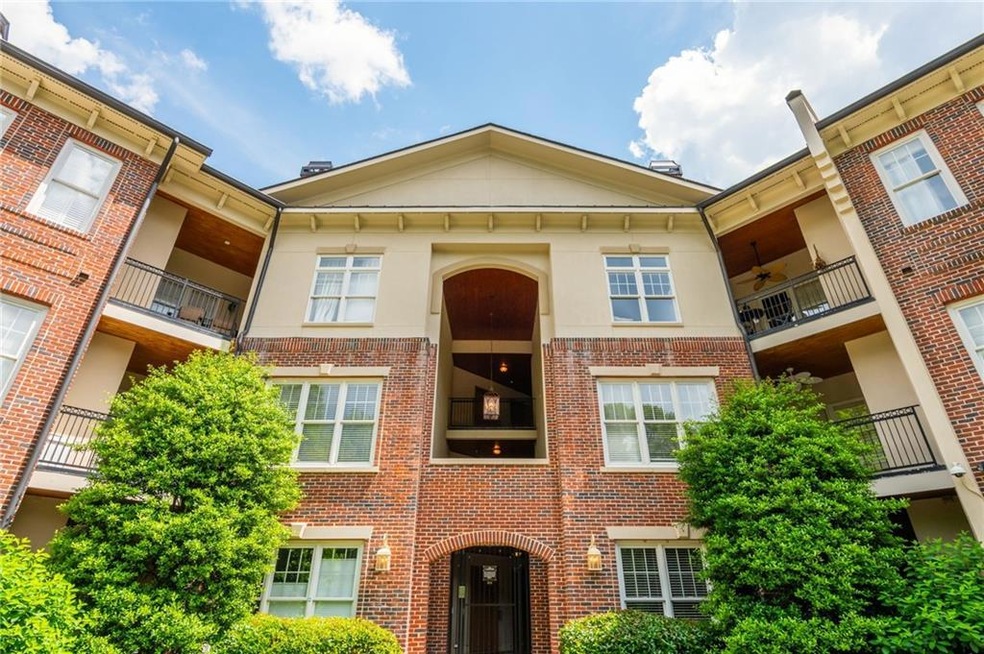 View of apartment building / complex