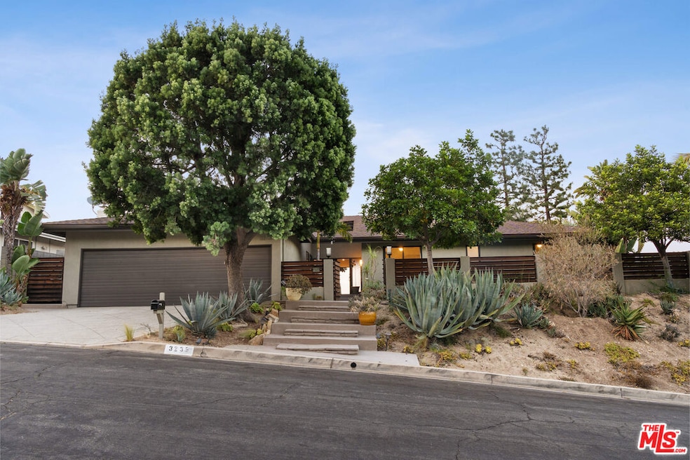 3235 Steven Dr, Encino, CA 91436 - photo 1