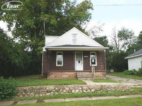 1422 Clancy Ave, Flint, MI 48503 - photo 1