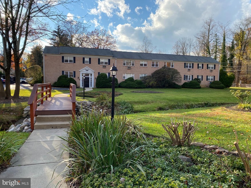 420 N Wayne Ave unit 12, Wayne, PA 19087 - photo 1