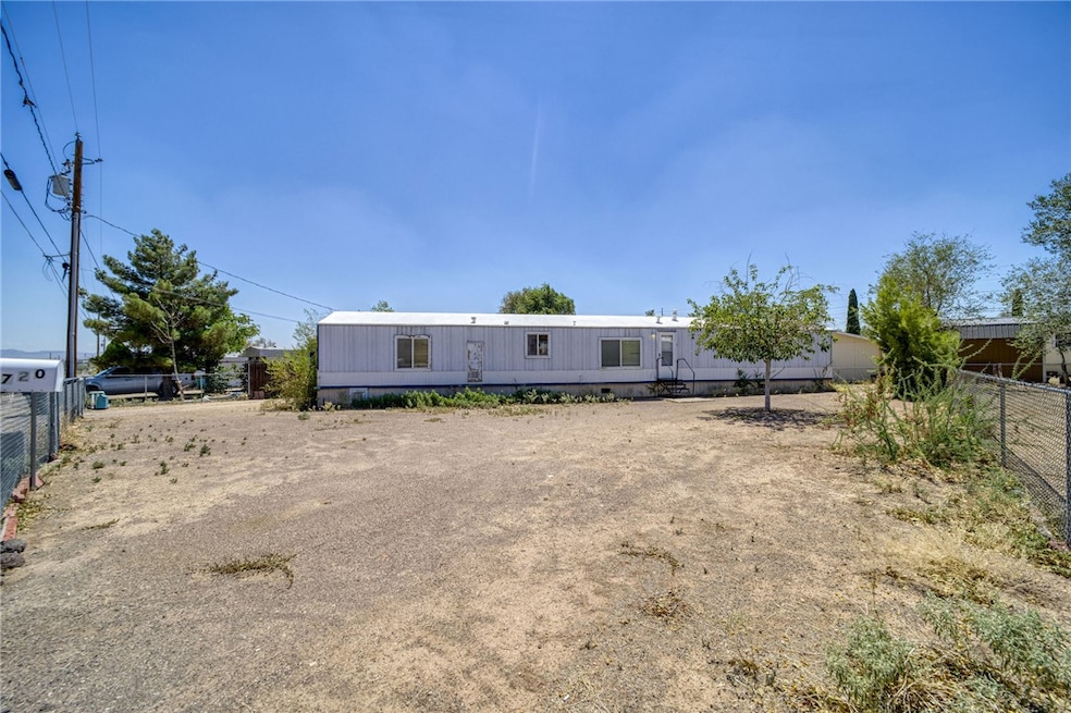 720 Wilshire Ave, Kingman, AZ 86409 - photo 1