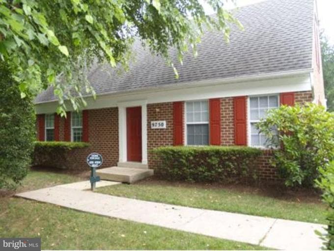 9750 Pleasant Gate Ln, Potomac, MD 20854 - photo 1