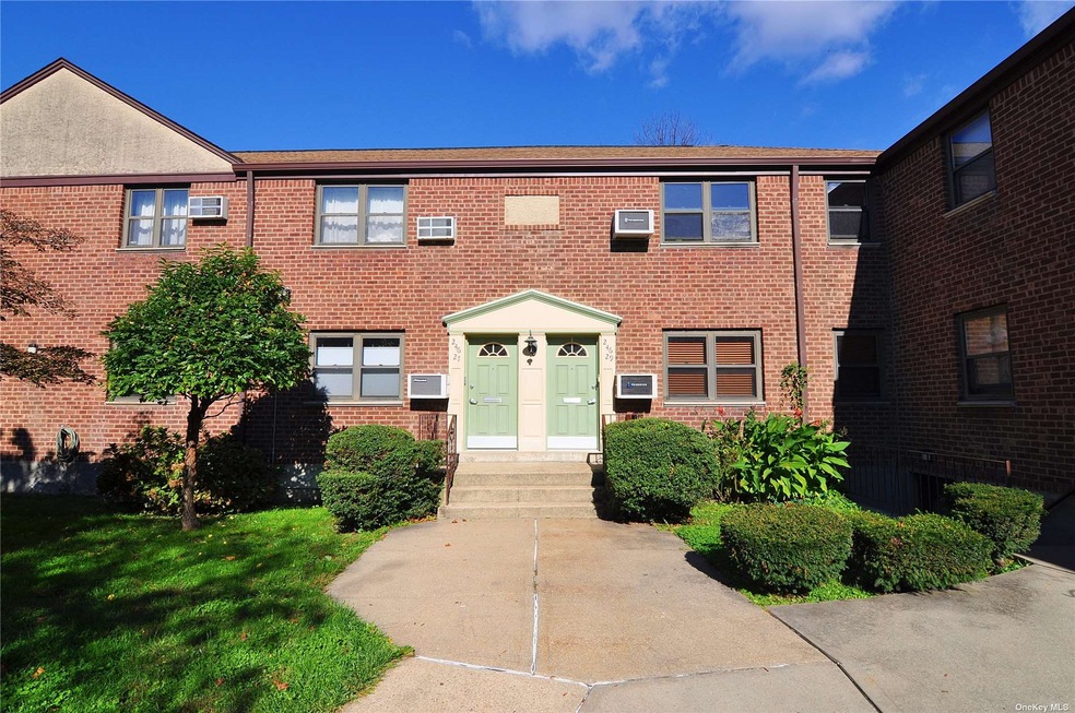 24629 57th Dr unit Lower, Little Neck, NY 11362 - photo 1