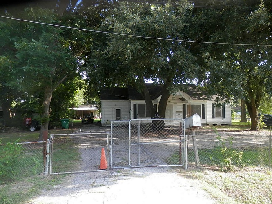 317 E Rogers St unit 2, Houston, TX 77022 - photo 1