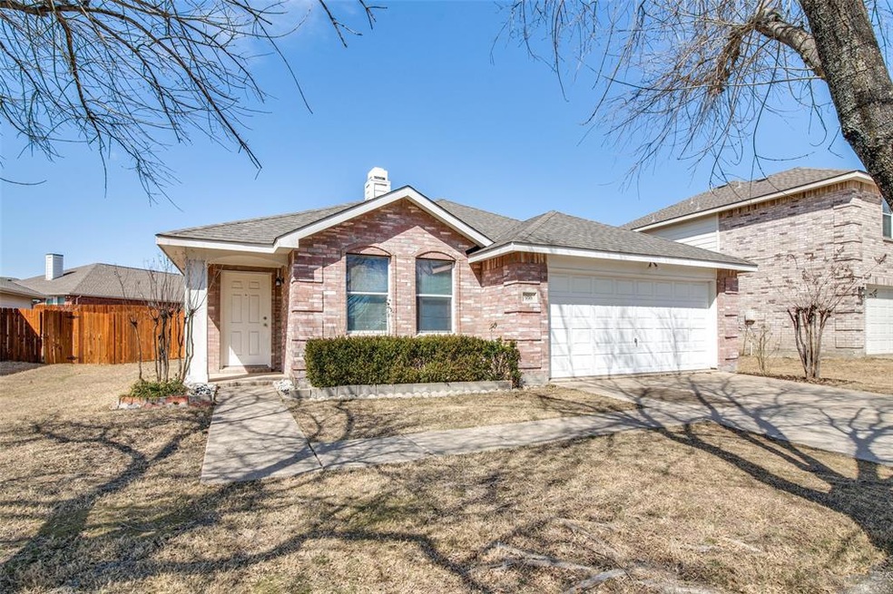 916 Ann Dr, Wylie, TX 75098 - photo 1