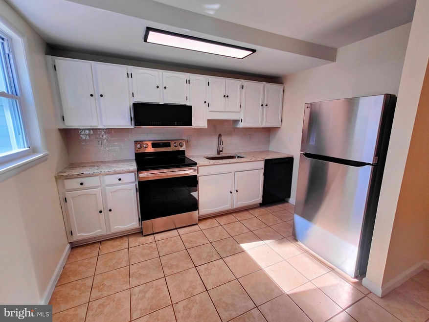 316 E 11th Ave, Ranson, WV 25438 - photo 1