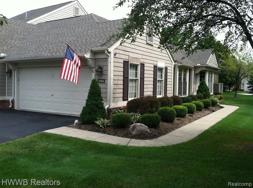 2493 Wildbrook Run, Bloomfield Hills, MI 48304 - photo 1