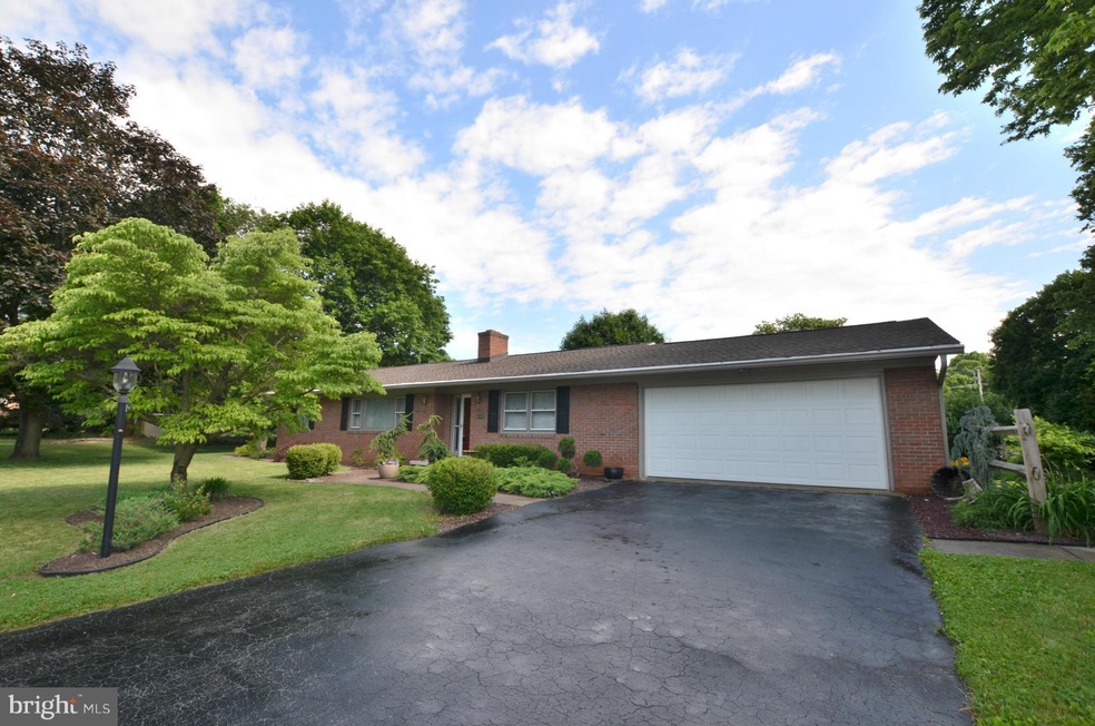 1930 Applewood Dr, Hagerstown, MD 21740 - photo 1